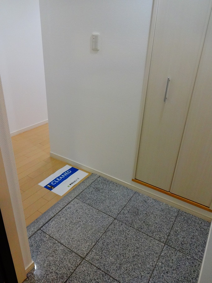 玄関　同マンション別部屋