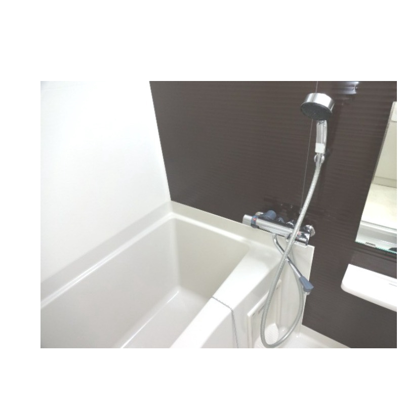 バス・シャワールーム　トイレとお風呂は別です。