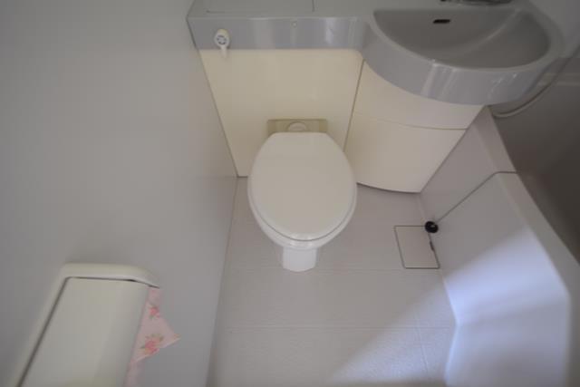 トイレ　浴室内にトイレがあります！