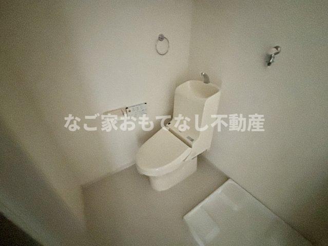 トイレ　※写真は別号室