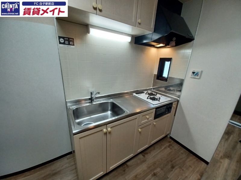 キッチン　同物件別室画像
