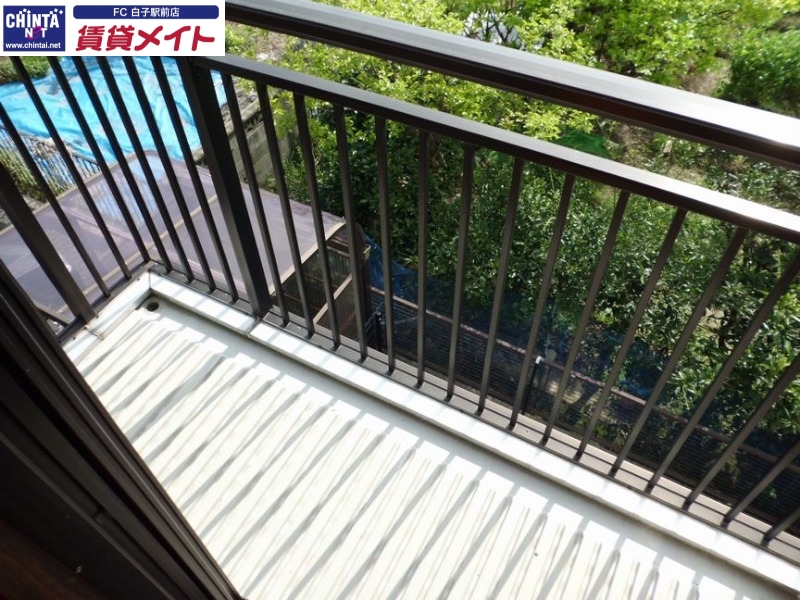 バルコニー　同物件別室画像