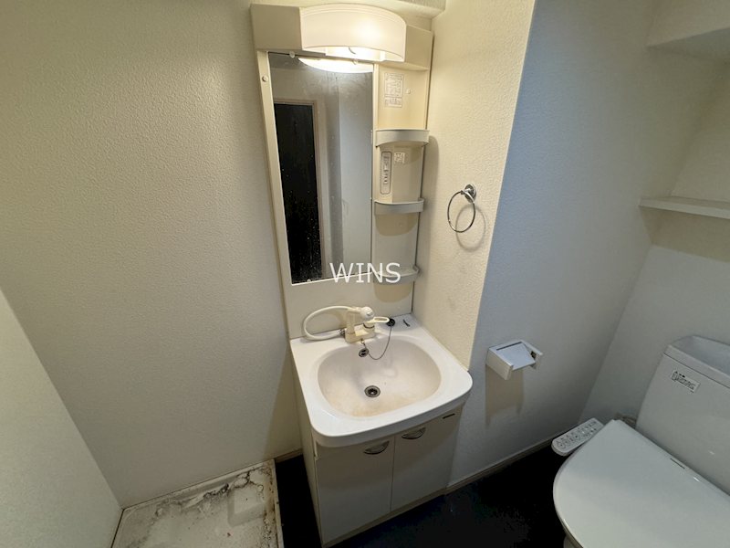 洗面設備　別部屋参考写真です。