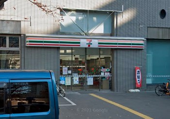 コンビニ　セブンイレブン 江坂公園前店（コンビニ）まで720m