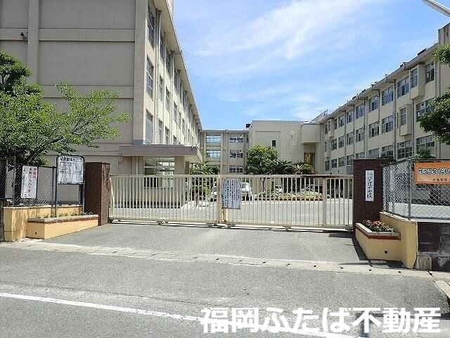 中学校　福岡市立三筑中学校（中学校）まで2338m