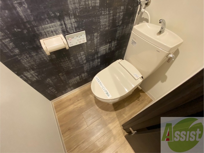 トイレ　こちらはトイレです。清潔感があり、安心して使用できます。