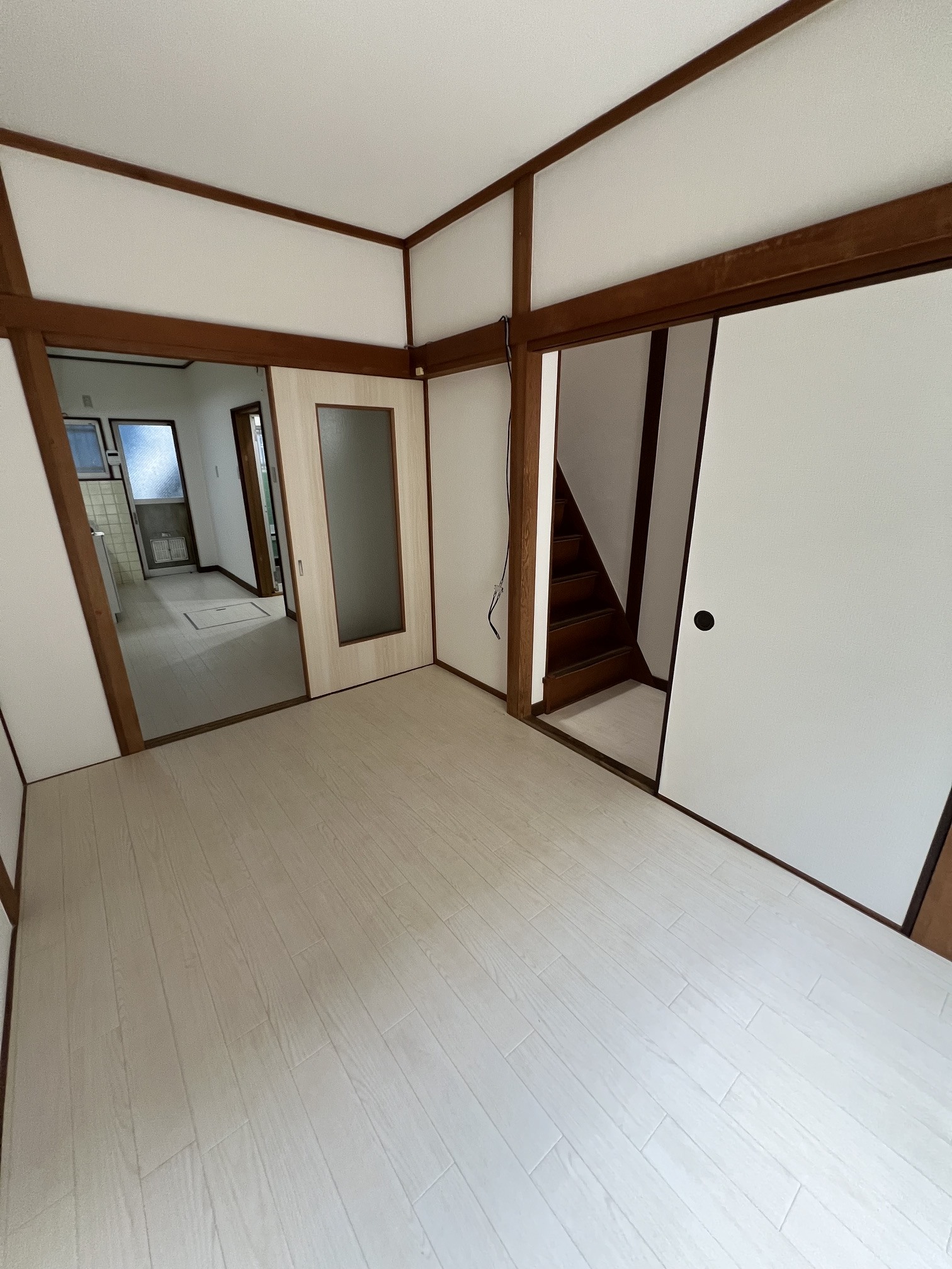 花川2丁目貸家の居間写真