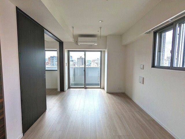 居室・リビング　写真は同タイプ住居です