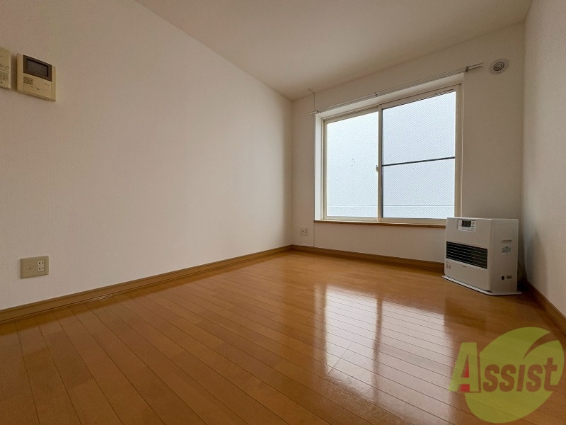 居室・リビング　広くてキレイなお部屋が広がっていて、充実した生活が送れそう。