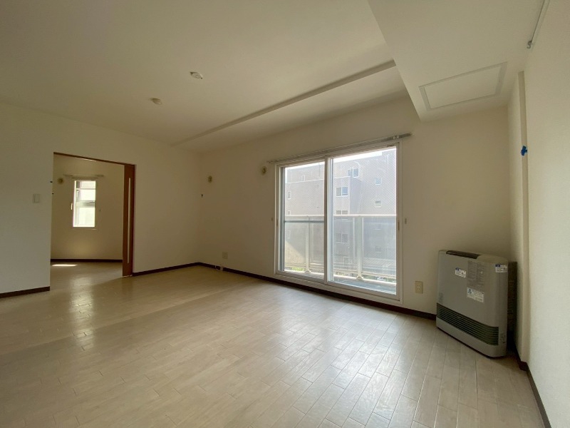 居室・リビング　広くてキレイなお部屋が広がっていて、充実した生活が送れそう。