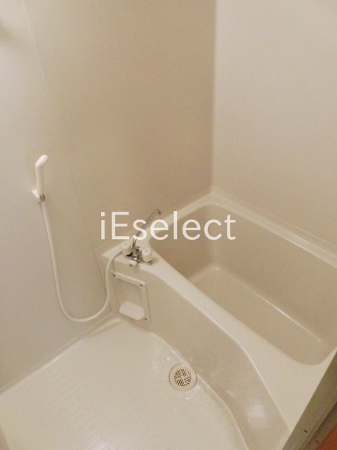 バス・シャワールーム　きれいなバスルーム