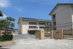 高校・高専　兵庫県立川西明峰高等学校（高校・高専）まで1962m