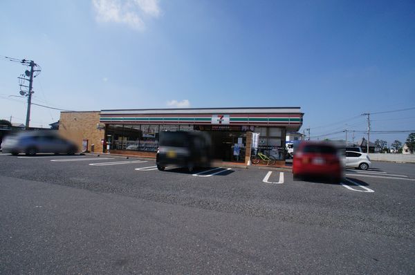コンビニ　セブンイレブン（コンビニ）まで340m