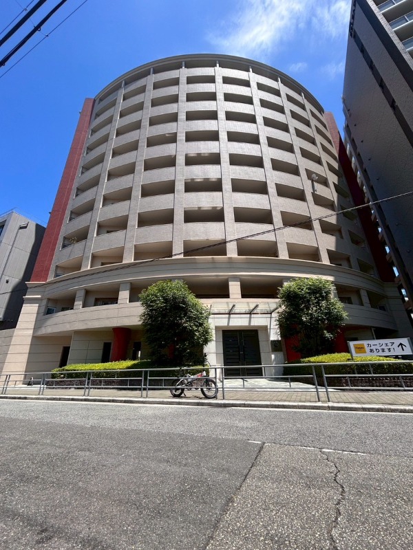 建物外観　高級賃貸のカスタリアシリーズ。