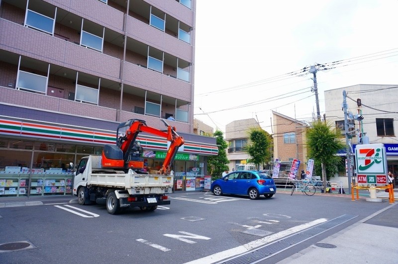 コンビニ　セブンイレブン板橋南常盤台1丁目店（コンビニ）まで300m