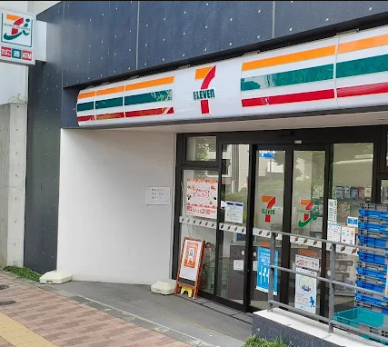コンビニ　セブンイレブン 文京本郷4丁目店（コンビニ）まで414m