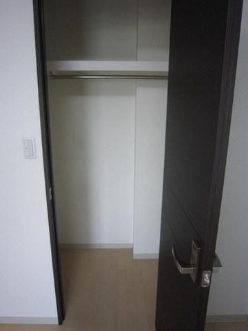 収納　ハンガー掛け付収納