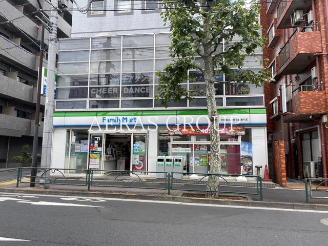 コンビニ　ファミリーマート 中落合三丁目目白通り店（コンビニ）まで385m