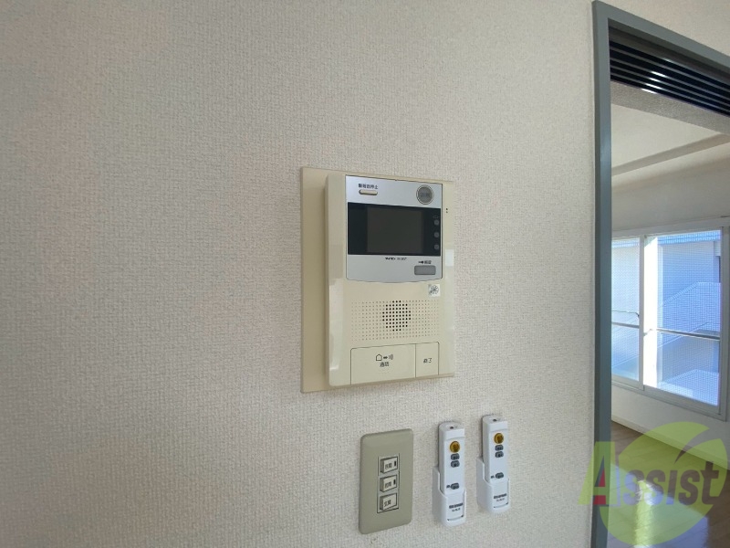セキュリティ　ＴＶモニター付インターホンです。来客者の顔が見えるので安心！