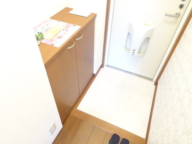 玄関　同物件別部屋イメージ写真
