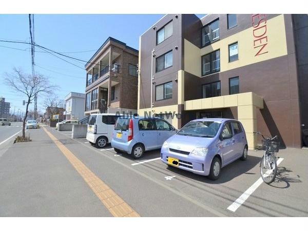 駐車場　駐車場