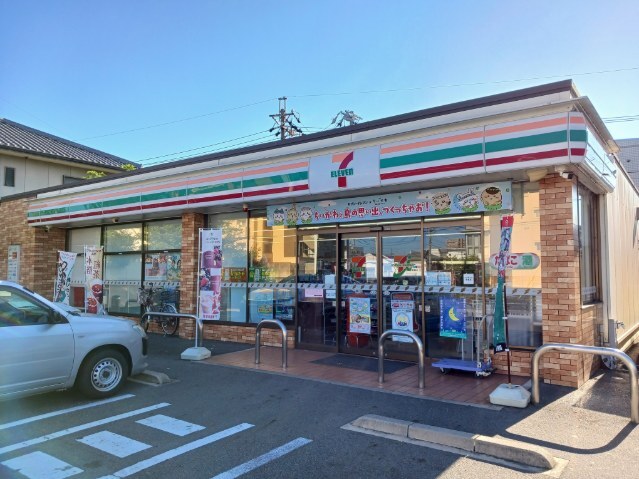 コンビニ　セブンイレブン（コンビニ）まで400m