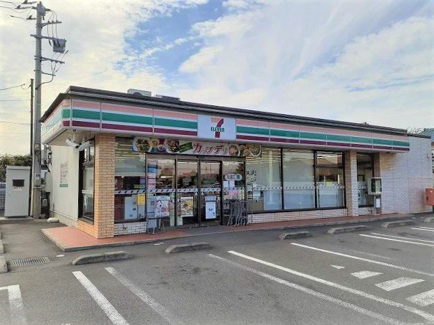 コンビニ　セブンイレブン所沢荒幡店（コンビニ）まで930m