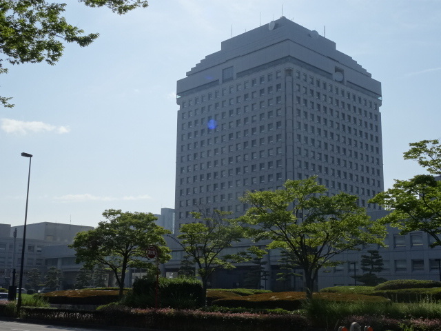 役所　新潟県庁（役所）まで687m