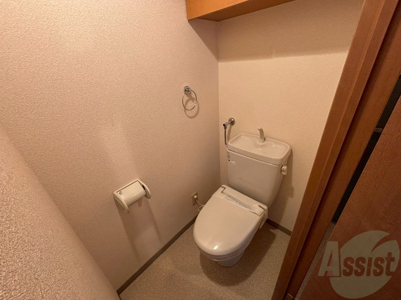トイレ　こちらはトイレです。清潔感があり、安心して使用できます。