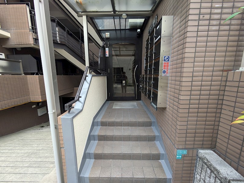 新和パレス西宮ガーデンズ前の外観写真