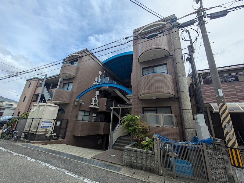 新和パレス西宮ガーデンズ前の外観写真