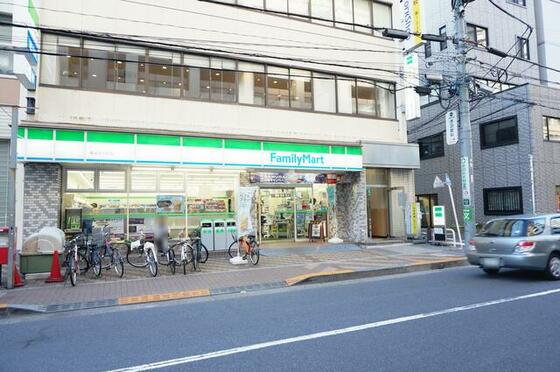 コンビニ　ファミリーマート亀屋赤羽西店（コンビニ）まで455m