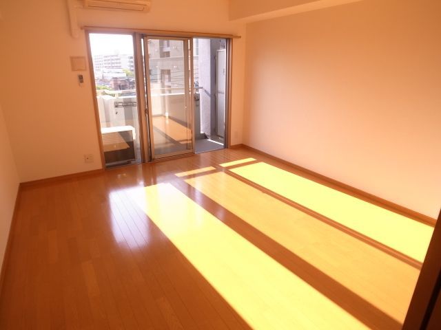 セレス別府の居間写真