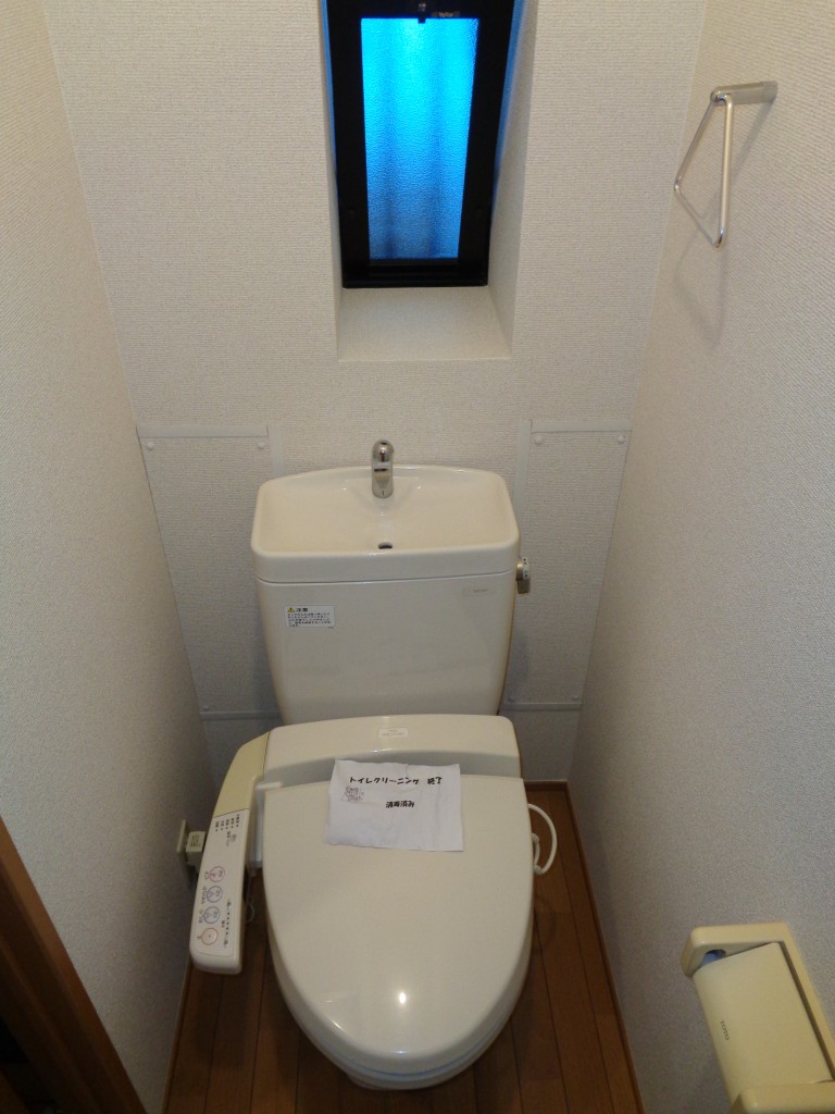 トイレ　温水洗浄便座　WC