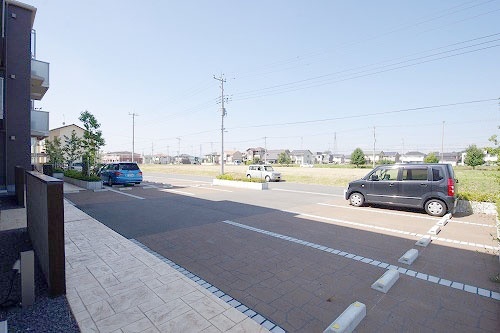 駐車場　キッチン