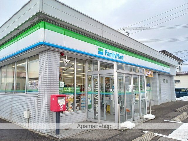 コンビニ　ファミリーマート大館大田面店（コンビニ）まで890m
