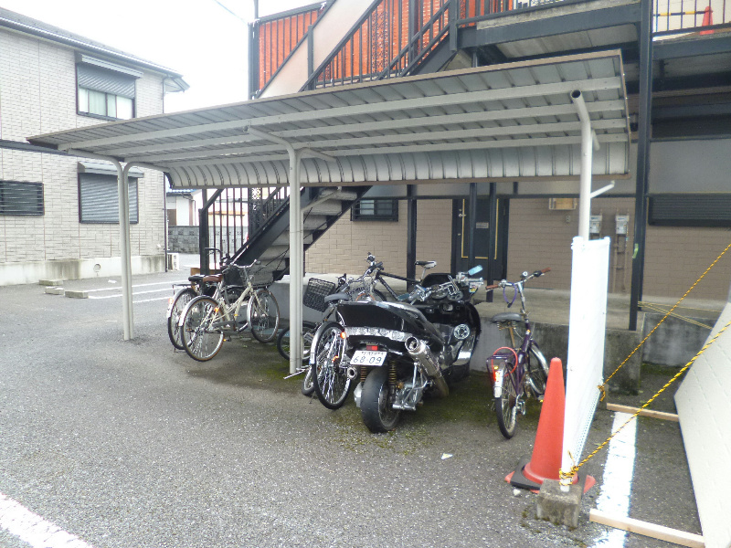 その他共有部分　屋根付の駐輪場です。
