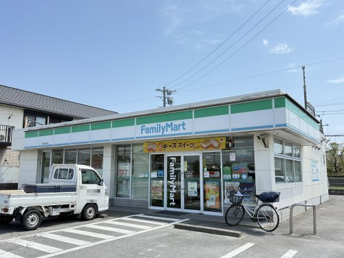 コンビニ　ファミリーマート 磯山駅前店（コンビニ）まで462m