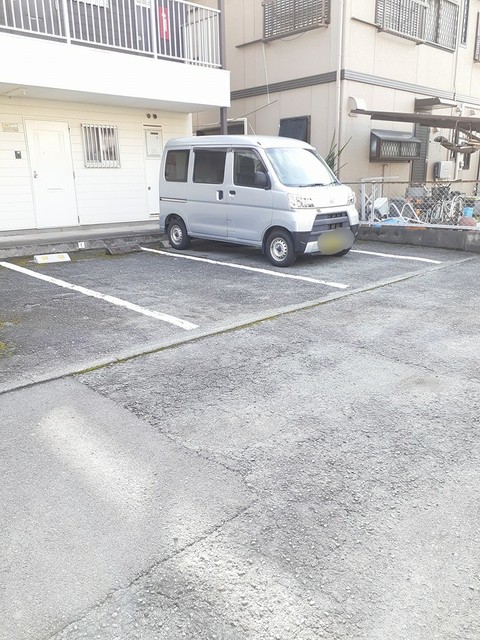 駐車場　車をお持ちの方に嬉しい駐車場付きの物件です