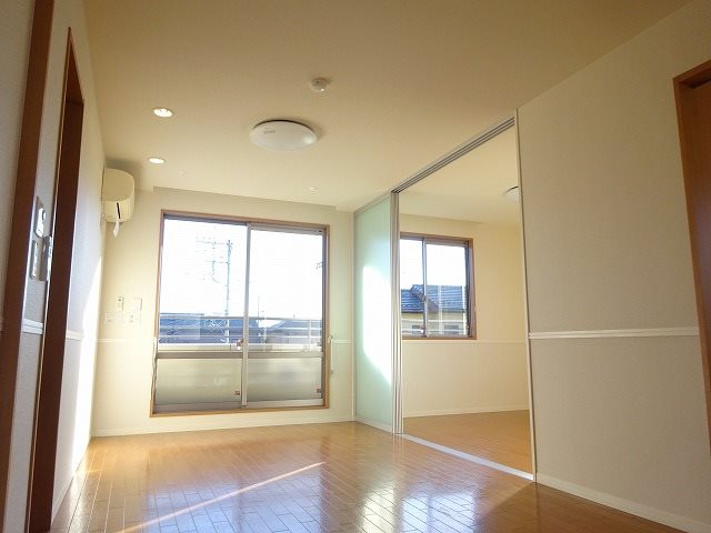 居室・リビング　お問い合わせは【048-776-5175】レーベンハウス上尾