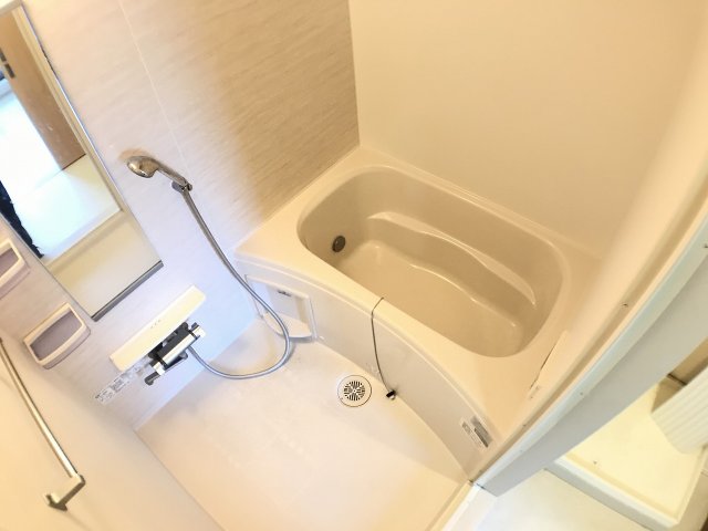 バス・シャワールーム　浴室乾燥・追い炊き機能付きのバスルーム♪