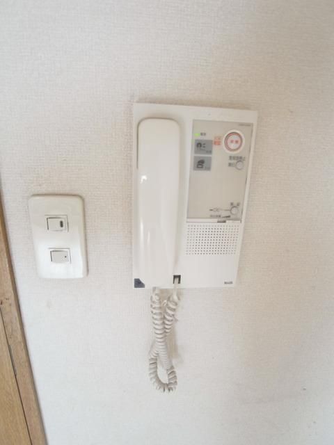 セキュリティ　★インターホン付きで安心★