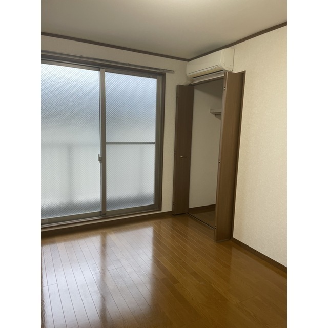 居室・リビング　別室参考写真です。