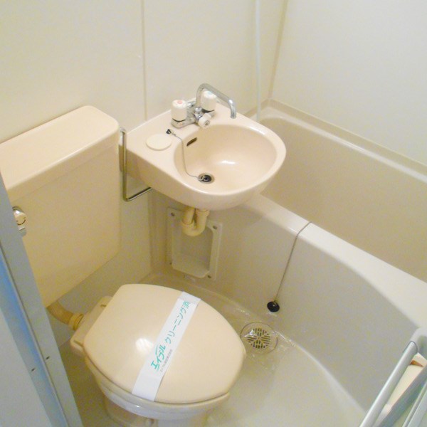 バス・シャワールーム　風呂、トイレ同室♪