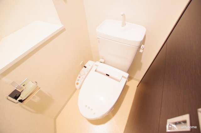 ＪＲ大阪環状線 京橋駅 徒歩4分 15階建 築21年のトイレ写真