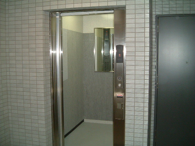 ＪＲ中央線 大久保駅 徒歩3分 12階建 築21年の外観写真