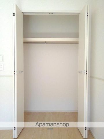 ドゥ・ステージアVIIIの内装写真