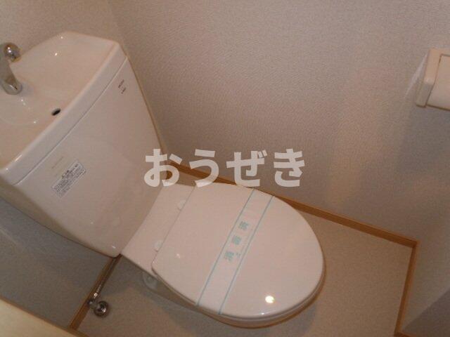 トイレ　※同室タイプの写真です。
