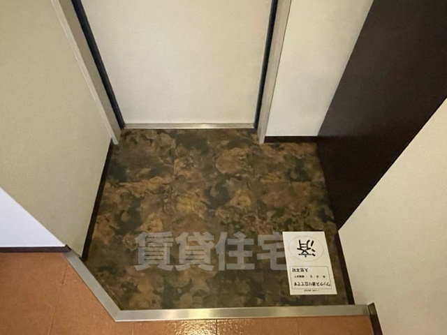 ウイングヒルズ京都南の玄関写真