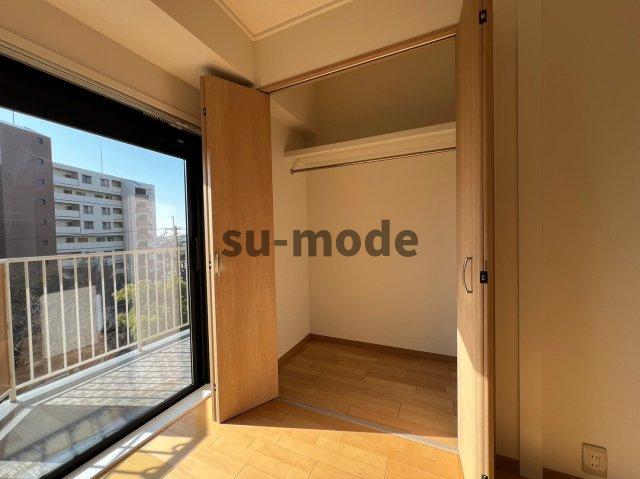 収納　写真は同マンション別部屋